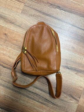 HOBO Tan Leather Crossbody Sling Bag with Gold Hardware